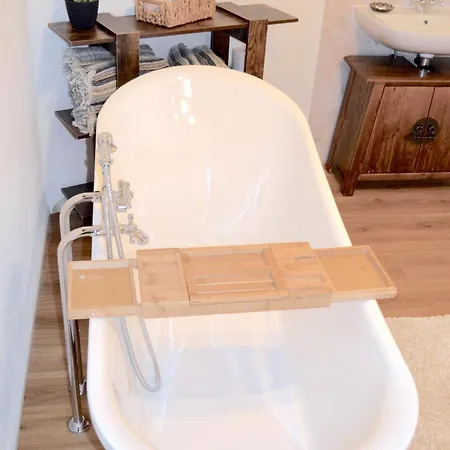Schlossgut Franken - Schlossapartment Cunrad アパート *